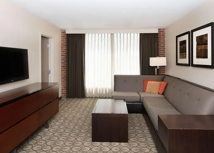 Doubletree & Charleston Airport Hotel 3*