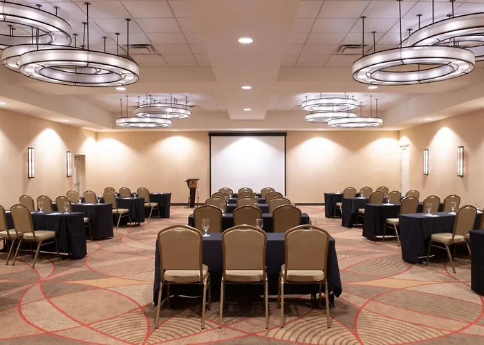Doubletree & Charleston Airport 3*