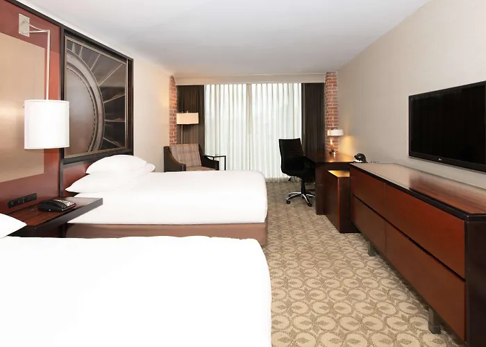 Doubletree & Charleston Airport 3*