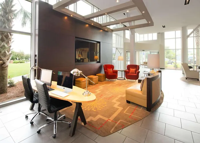 Doubletree & Charleston Airport Hotel 3*