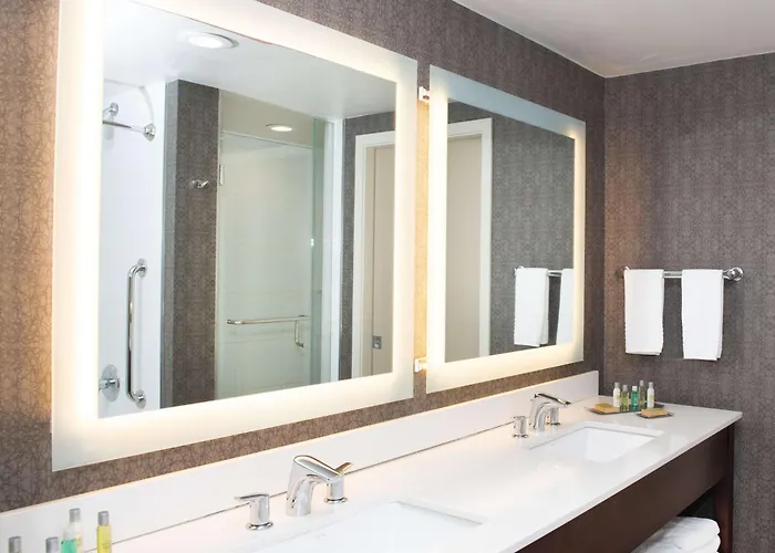 Doubletree & Charleston Airport Hotel