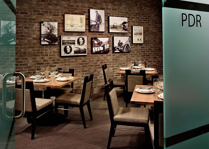 Doubletree & Charleston Airport 3*