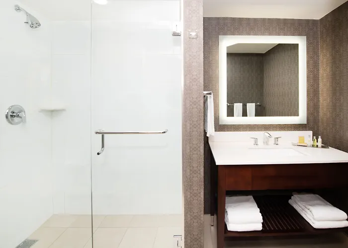 Hotel Doubletree & Charleston Airport 3*