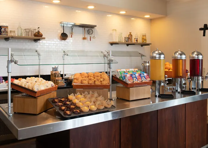 Hotel Doubletree & Charleston Airport 3*