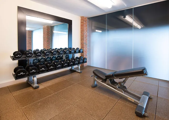 Hotel Doubletree & Charleston Airport 3*