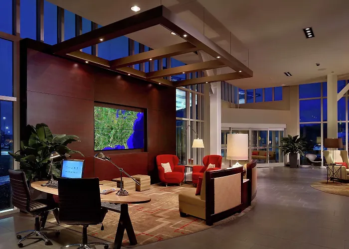 Doubletree & Charleston Airport 3*