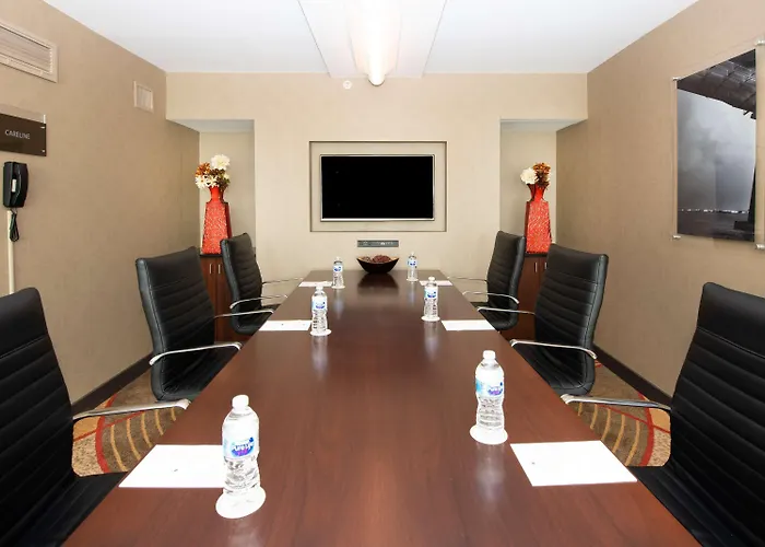 Doubletree & Charleston Airport Hotel 3*