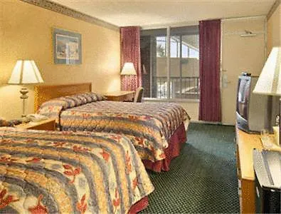Doubletree & Charleston Airport Hotel