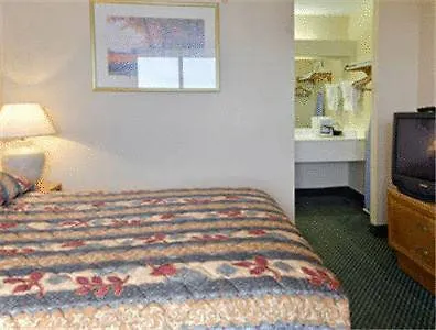 Hotel Doubletree & Charleston Airport 3*